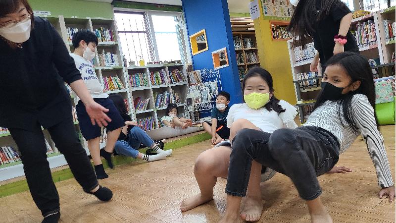  비아까망이작은도서관